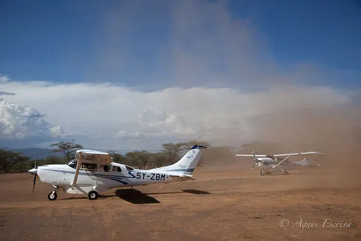 Cessna, survol des lacs Magadi et Natron